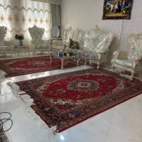 دو عدد فرش دستباف ۲ در ۳ با قدمت ۳۵ سال.