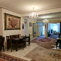 حیاط-تبریز-ارتس-سه-طبقه-600-متر