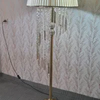 آباژور کنار سالنی سالم و نو
