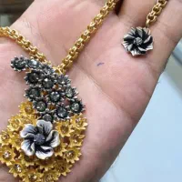 گردنبند و گوشواره طلا