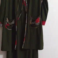 تعدادی لباس|لباس|محلات, |دیوار