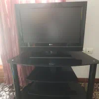 تلویزیون ال سی دی ۲۶ اینچ به همراه میز