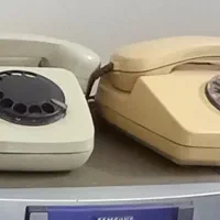 فروش ۲ عدد تلفن قدیمی