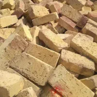 نیازمند آجر کار کرده