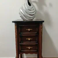 میز تلفن و گلدون