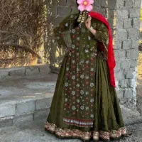 فروش 11دست لباس محلی تمیزوسالم بدون پارگی دونه