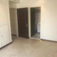 منشی خانم برای کار حمل و نقل