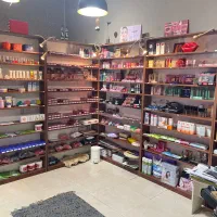 تمامی اجناس و قفسه ها به فروش میرسد