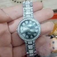 ساعت نگین دار|ساعت|میانه, |دیوار