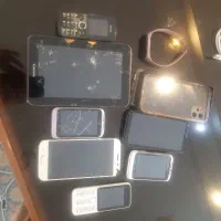 تعدادی شارژر وموبایل تعمیری