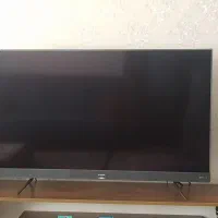 مبل، قالی، تلویزیون