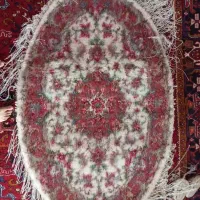 فرش بیضی