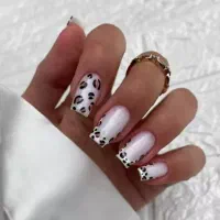 بمب تخفیفات ناخن  ژل با لاک  فقط ۲۵۰ توسط مربی|خدمات آرایشگری و زیبایی|بروجرد, |دیوار
