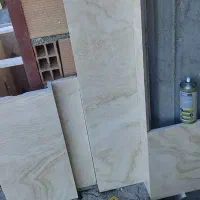 کارگر ساختمان برای سنگ کاری