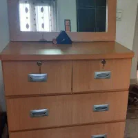 دراور mdf سه کشو با آیینه بسیار سالم