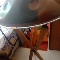 استند چوبی ایستاده هنگ درام