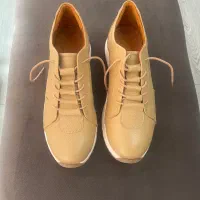 کفش و شلوار نو