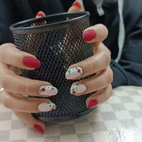 خدمات ناخن با تخفیف ویژه و طراحی رایگان
