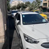 راننده شخصی با خودروی شاهین