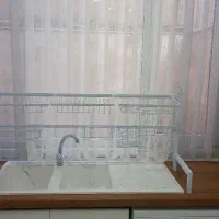 ابچکان پشت پنجره