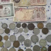 کلکسیونی از اسکناس های قدیمی|کلکسیون سکه، تمبر، اسکناس|مراغه, |دیوار