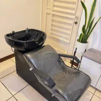 تخت ۴ شکن، سرشور آرایشگاهی، آینه کنبدی چوبی با نور|آرایشگاه و سالن‌های زیبایی|کیش, |دیوار