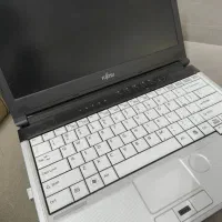 لب‌تاب فوجیتسو کاملا سالم