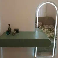 میز آرایش دیواری مدرن چوبی با آینه چراغ دار نو