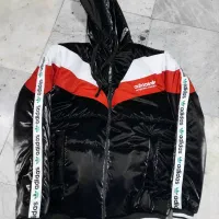 کاپشن|لباس|مشهد, شهید قربانی|دیوار