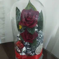 باکس شیشه ای با گل مصنوعی