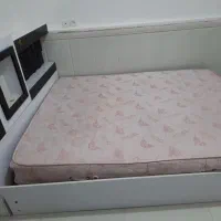 تخت دو‌نفره با تشک