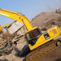 بیل مکانیکی زنجیریی کوماتسو۲۰۰۵