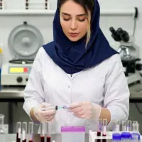 نمونه گیر آزمایشگاه با امکان استخدام