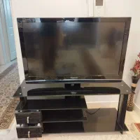 تلویزیون LCD42 اینچ پاناسونیک بهمراه میز تلویزیون