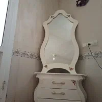 آیینه و کنسول