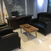 مبل چرمی اداری و جلو مبلی