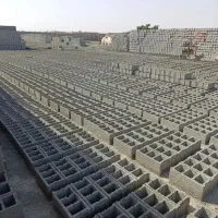 نیرو کار در بلوک زنی.