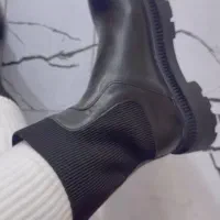 نیم بوت پوتین|کیف، کفش، کمربند|شیراز, بعثت|دیوار