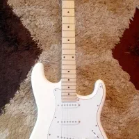 گیتار الکتریک فندر( چین)