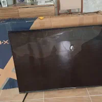 تلویزیون ایکس ویژن ۵۵ نو با پنل شکسته