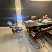 فروش میز. مدیریت و کنفرانس چوبی با صندلی