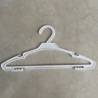 چوب لباسی سفید پلاستیکی