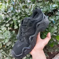 کتونی کوهنوردی و گلگشت برند Lowa اورجینال مستر|کیف، کفش، کمربند|مشهد, فرهنگ|دیوار