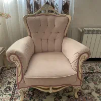 یک دست مبل سلطنتی راحتی به همراه عسلی ها(۷نفره)|مبلمان خانگی و میز عسلی|ورامین, ورامین|دیوار
