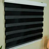 دوعدد پرده زبرا مشکی طوسی ۶ ماه استفاده شده