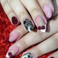 کاشت ناخن و خدمات زیبایی