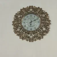 ساعت دیواری در حدنو