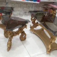 میز و سه گل میز