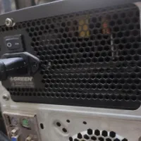 یک عدد کامپیوتر+ اقلام همراه|رایانه رومیزی|یزد, |دیوار