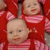 تعدادی عروسک نوزاد